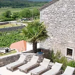 Private Apartment Hermes Art On The Karst Shared Pool & Parking *