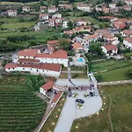 Private Apartment Hermes Art On The Karst Shared Pool & Parking *