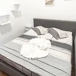 Apartamento Private Apartment Hermes Art On The Karst Shared Pool & Parking *