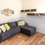 Private Apartment Hermes Art On The Karst Shared Pool & Parking Apartamento