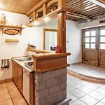Apartamento Private Apartment Hermes Art On The Karst Shared Pool & Parking Sežana