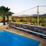 Apartamento Private Apartment Hermes Art On The Karst Shared Pool & Parking Sežana