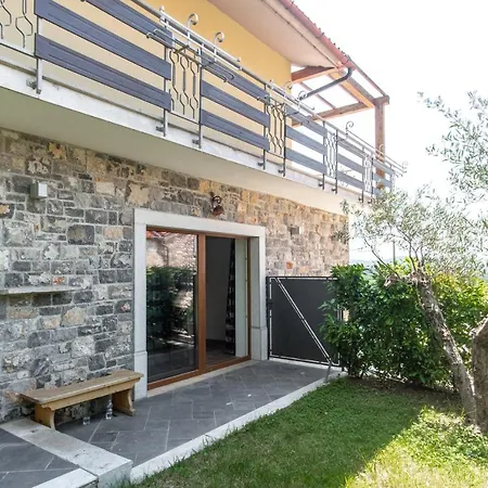 Apartamento Private Apartment Hermes Art On The Karst Shared Pool & Parking Sežana