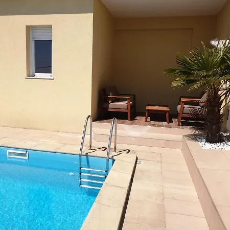 Private Hermes Art On The Karst Shared Pool & Parking Sežana